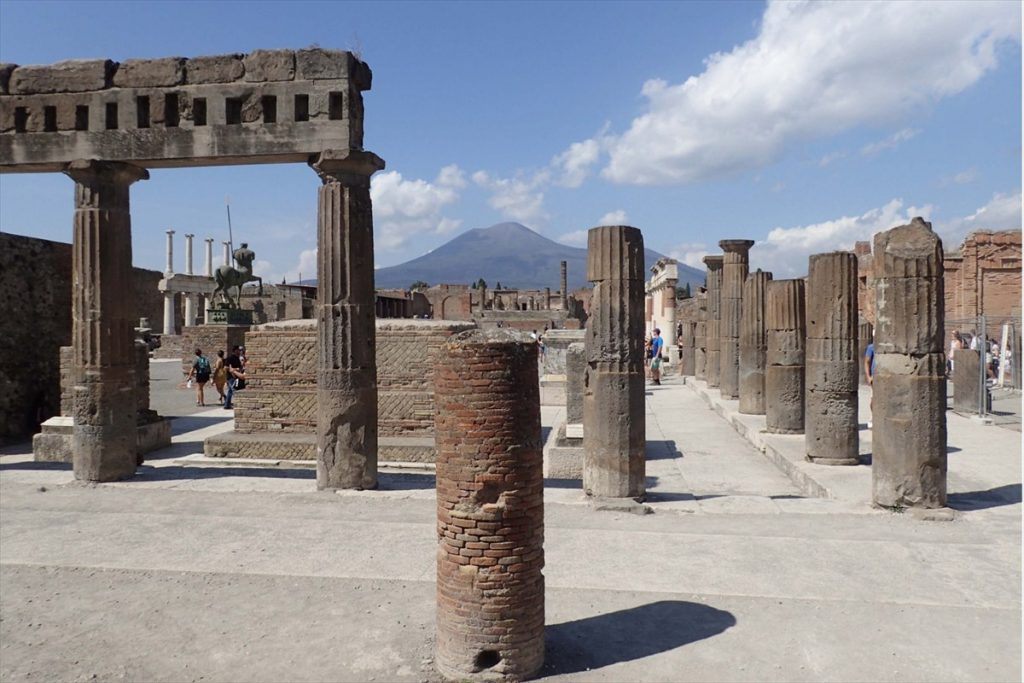 フォロ（公共広場）