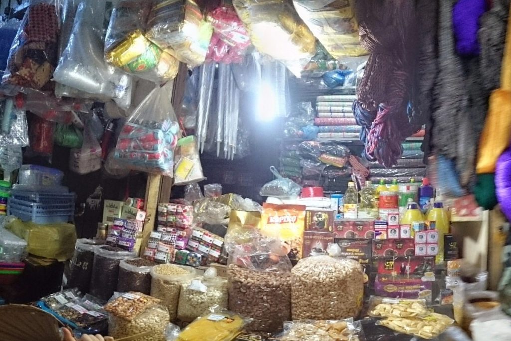 ロシアンマーケット内のナッツ店