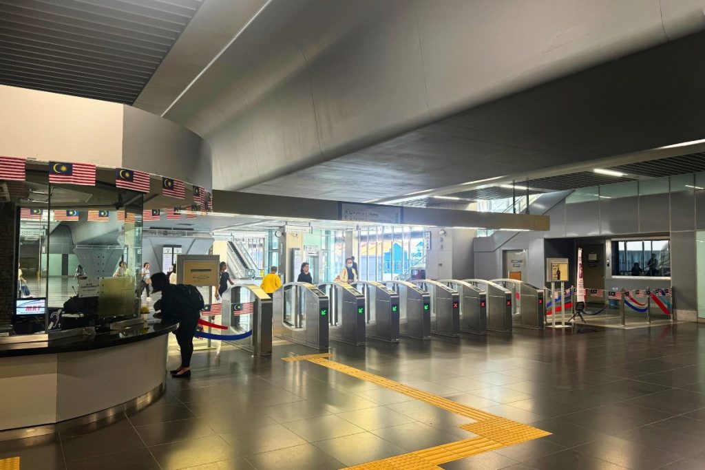 マレーシアの交通ガイド｜電車・バス・Grabの安全な使い方