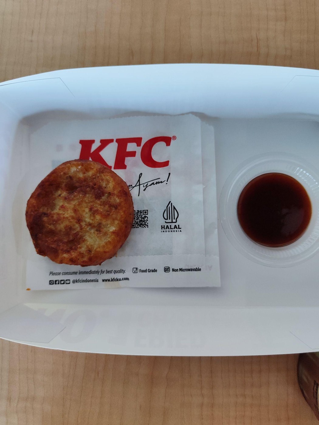 Perkedel croquettes; the wrapper carries the halal certification mark.