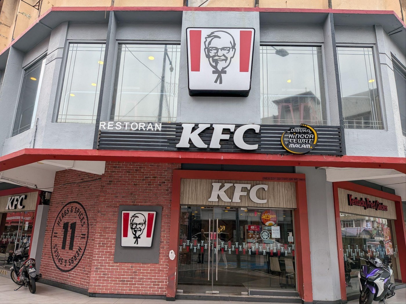 A street-level store in Klang, Selangor, Malaysia.
